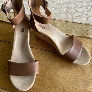 UGG Chestnut Zoe II Wedge Sandals